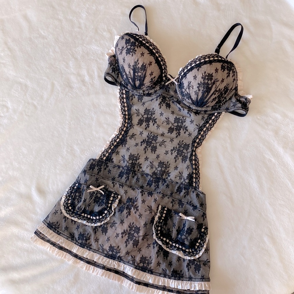 Victoria's Secret pale pink and black lace teddy 34B